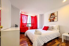 Chic Townhome With Garage Dt Mtl