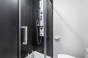 Chic Townhome With Garage Dt Mtl