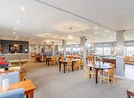 Villa - Sleeps 6 - Pets Ok - Pool - Parking