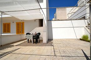 Air-conditioned Yoko Holiday Home for 5 Guests