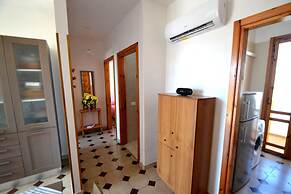 Air-conditioned Yoko Holiday Home for 5 Guests
