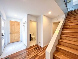 Hip Townhome With Garage Dt Mtl