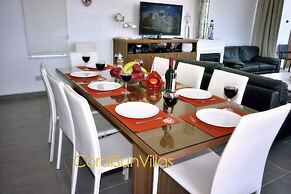 Blue - Beach Front Spectacular Villa Sleeps 10