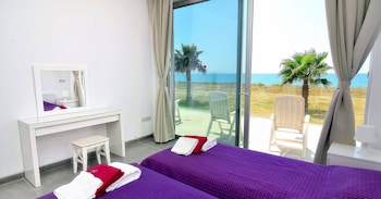 Blue - Beach Front Spectacular Villa Sleeps 10