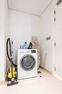 Premium 2 plus1BR condo Bluewater Island