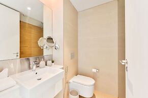 Premium 2 plus1BR condo Bluewater Island