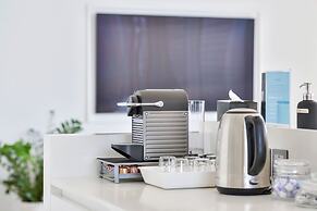Premium 2 plus1BR condo Bluewater Island