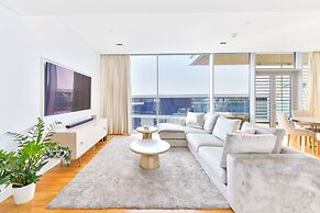 Premium 2 plus1BR condo Bluewater Island