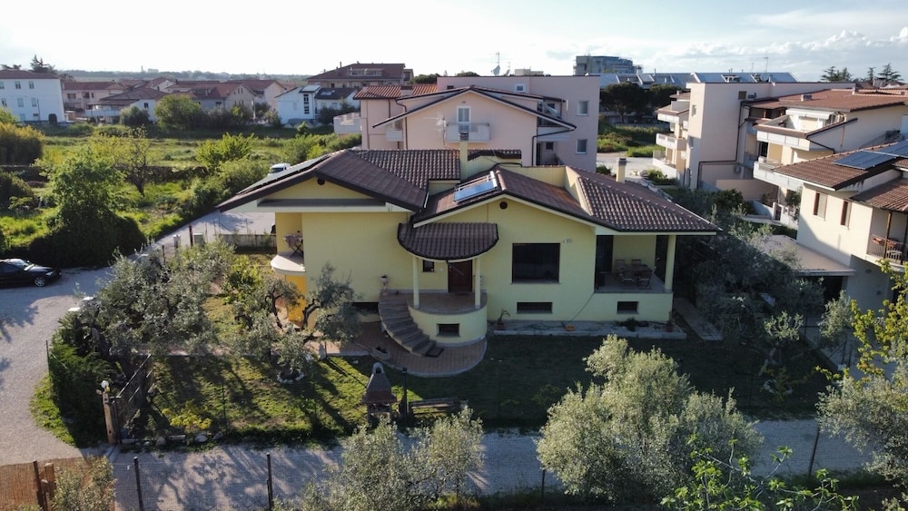 Villa Ma-ya