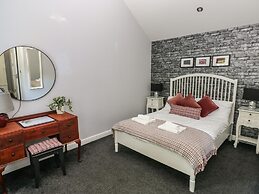 Teifi Villa