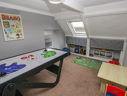 Teifi Villa