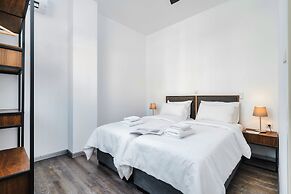 Sanders Home Suites - Bright Downtown 2-bdr. Apt