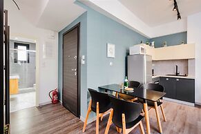 Sanders Home Suites - Bright Downtown 2-bdr. Apt