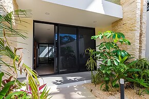 Moots Tulum