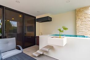 Moots Tulum