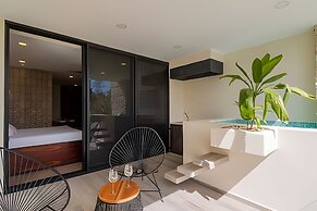 Moots Tulum
