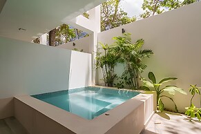 Moots Tulum