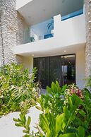 Moots Tulum