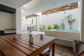 Moots Tulum