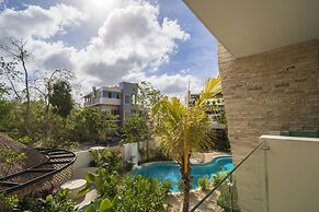 Moots Tulum