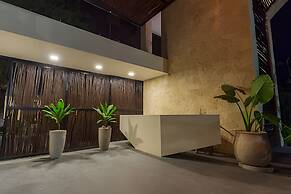Moots Tulum