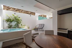 Moots Tulum