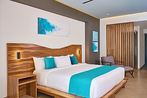 Cristalino Lagoon Front Hotel Restaurant & SPA - Adults Only