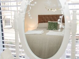 Llewelyn Apartment