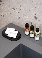 Lisetta Gardens Boutique