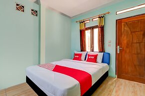 OYO 3879 Villa Sari Intan