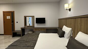 Quality Gold Suit Hotel