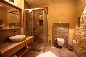 1811 Cave Hotel