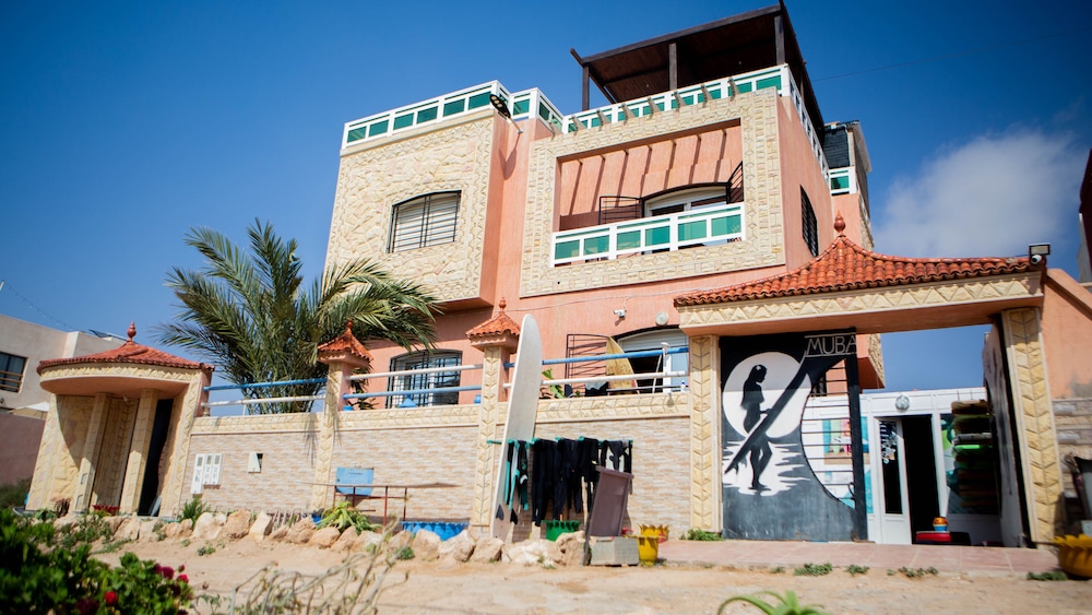 Mubaradise Surfcamp