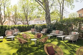 Hôtel et Restaurant La Bastide Bourrelly – Mathias Dandine