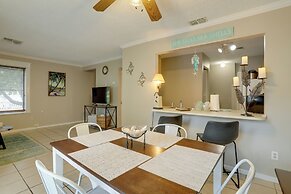 Seminole Townhome: Easy Access to Beaches!