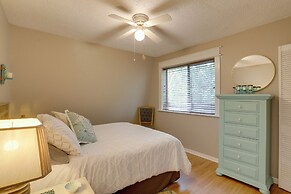 Seminole Townhome: Easy Access to Beaches!