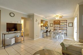 Seminole Townhome: Easy Access to Beaches!