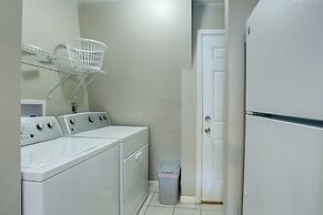Seminole Townhome: Easy Access to Beaches!