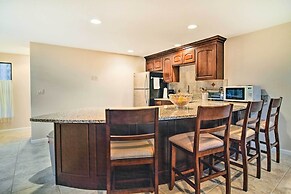 On-site Pond: Sleek Largo Studio < 7 Mi to Beach!