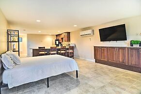 On-site Pond: Sleek Largo Studio < 7 Mi to Beach!