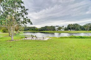 On-site Pond: Sleek Largo Studio < 7 Mi to Beach!