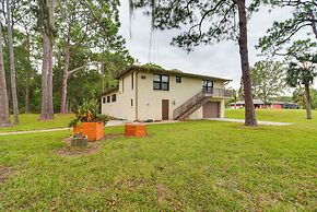 On-site Pond: Sleek Largo Studio < 7 Mi to Beach!