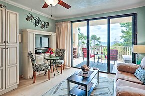 Saint Thomas Condo w/ Ocean Views, Walk to Beach!