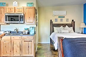 Albuquerque Studio With Shared Pool & Fire Pit!