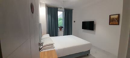 Areni Lodge