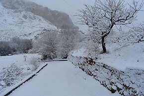 Areni Lodge