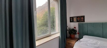 Areni Lodge