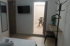 Hotel 12 Nights