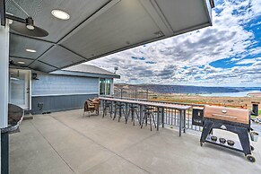 Quincy Home on Lavender Farm w/ River Views!