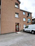 Lovely 2 bed with free parking
